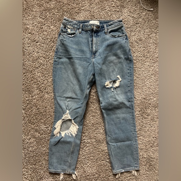 Abercrombie and Fitch High Rise Mom Jean Curve Love - Picture 2 of 5